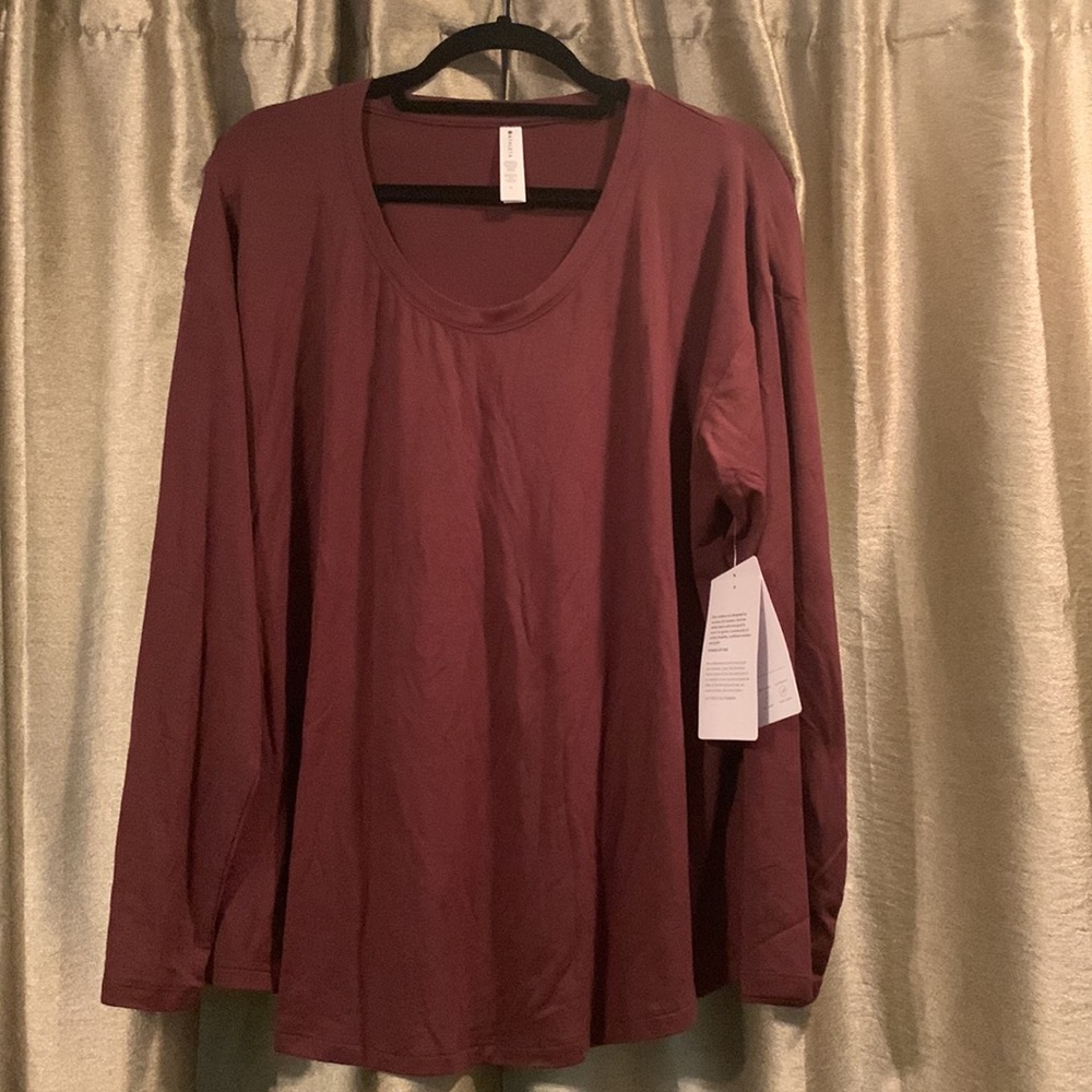 NWT Athleta long sleeve “Cloudlight Stratus Top” size 1x